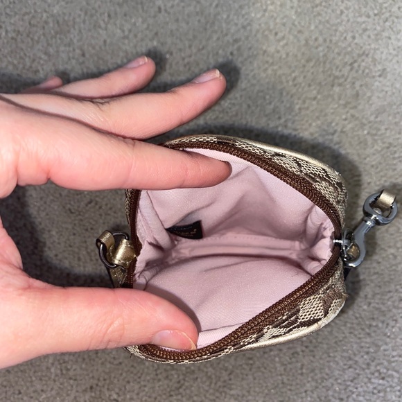 Coach beige wristlet - Picture 7 of 7